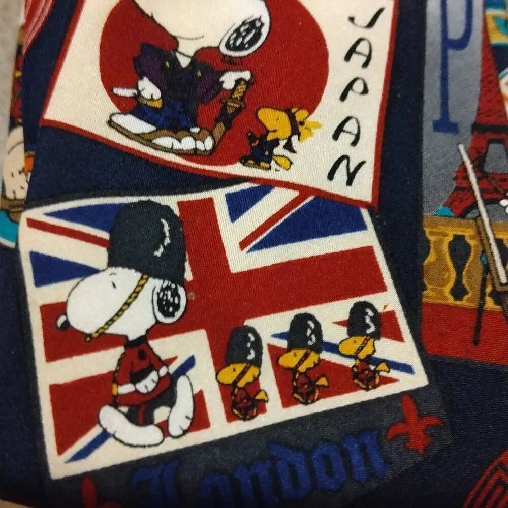 Vintage Peanuts Charlie Brown and Gang World Vacation Men's Tie